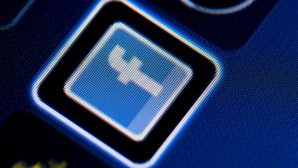 Facebook готовит к запуску услугу «перевод денег»