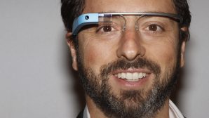 Посетителя с Google Glass из зала кинотеатра вывели сотрудники ФБР