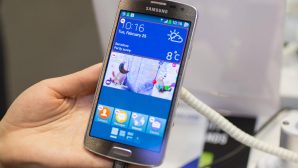 Samsung сообщила о своих планах по  запуску смартфона Tizen  в России  и Индии.