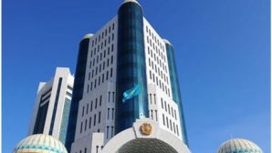 Сенат Казахстана в первом чтении одобрил поправки о лишении террористов гражданства