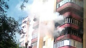 60 человек эвакуировали из горящего 12-этажного дома в Алматы