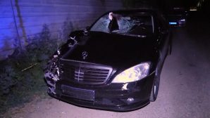 В Алматы Mercedes сбил пешехода, разорвав его на части