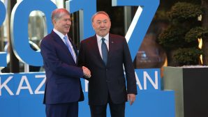 Назарбаев хвалит Есимова за хорошо проведенную работу