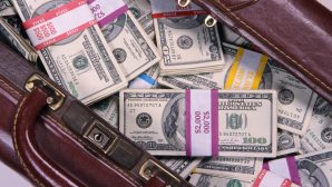 В Шымкенте нашли деньги, похищенные из Kaspi Bank