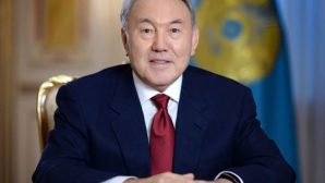 Нурсултан Назарбаев попросил не ставить ему памятники