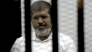 Экс-президент Египта Мурси приговорен к 3 годам тюрьмы