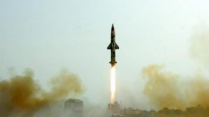 В Индии провели испытания баллистической ракеты Prithvi-II