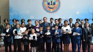 В Астане наградили 20 детей за героические поступки