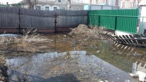 В Павлодаре грунтовыми водами залиты три улицы