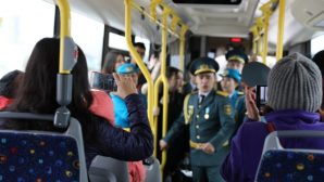 Оригинальные акции проходят в Казахстане в честь Дня Защитника Отечества