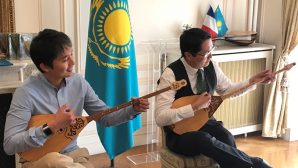 В Казахстане сегодня - День домбры