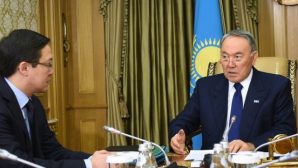 Назарбаев: Казахстан может полностью обеспечить стабильность тенге