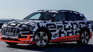 Концерн Audi перенес дебют электрокроссовера E-Tron на 17 сентября