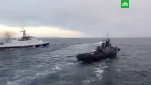 Таран украинского буксира российским кораблем: видео