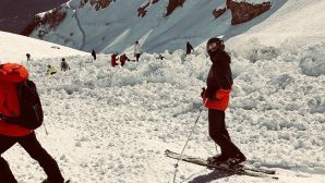 На горнолыжном курорте в Швейцарии сошла лавина