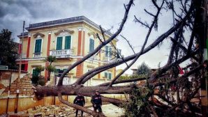 В Италии из-за сильного урагана погибли шесть человек