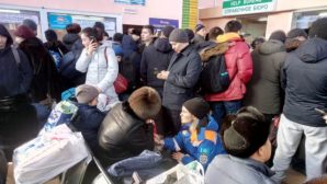 Сотрудники карагандинского ЦМК оказали медицинскую и психологическую помощь пассажирам поезда
