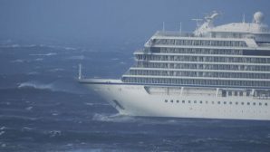 Появилось видео с терпящего бедствие лайнера в Норвегии