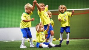 Ученые рассказали, как командный спорт меняет мозг ребенка