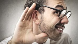 Ученые назвали способ замедлить потерю слуха
