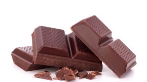 Специалисты: горький шоколад и имбирь помогут бросить курить навсегда