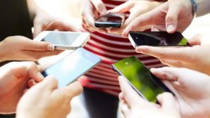 Эксперт сообщила, почему возникает зависимость от смартфонов