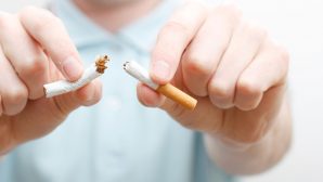 Медики назвали эффективные способы бросить курить