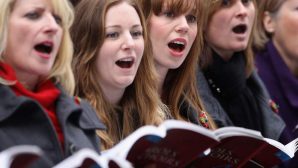 Психолог рассказал, почему полезно петь в хоре