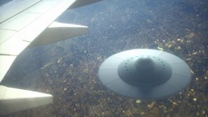 Пришельцы уже не скрываются: НЛО попало в кадр случайных туристов
