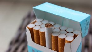 Казахстанцы курят одни из самых дешевых сигарет в мире
