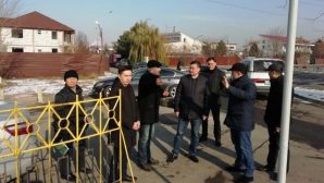 Аким Ауэзовского района Алматы провел объезд по обращениям граждан