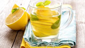 Причины, по которым нужно пить воду с лимоном