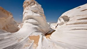 Причудливые фигуры Белой пустыни Египета
