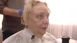 Стилист изменил внешность 75-летней старушки до неузнаваемости