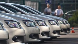 В Алматы автовладельцы требуют упрощения процедуры регистрации авто