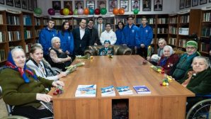 Молодежь столицы к 8 Марта организовала праздничный концерт для пожилых людей