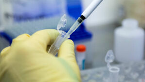 В Казахстане начали испытания вакцины от коронавируса