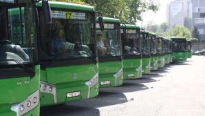Общественный транспорт возвращается к прежнему режиму работы в Алматы