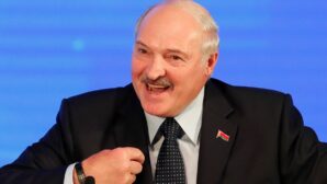 Лукашенко заявил об уходе в отставку после принятия новой Конституции