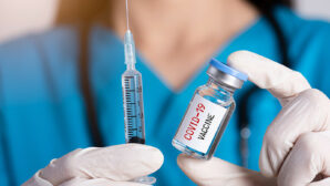 AstraZeneca заявила о сотрудничестве с разработчиками российской вакцины