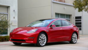 Tesla представила интерьер обновлённого Model 3