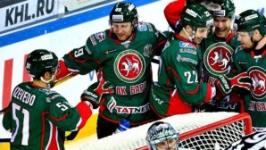 Казахстанский хоккеист помог "Ак Барсу" одолеть "Торпедо"